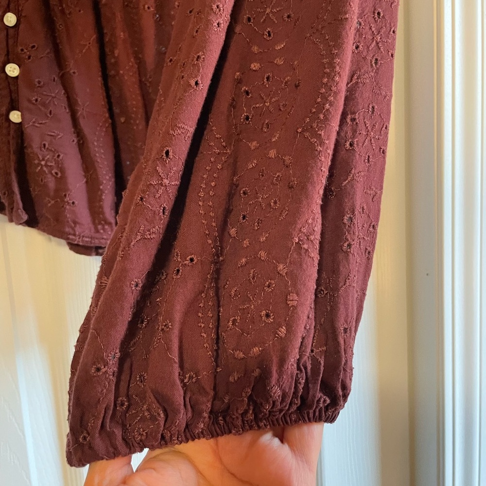 Old Navy Burgundy Eyelet Peasant Blouse - Picture 6 of 10